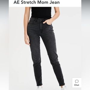 AE mom jean size 4, perfect condition.
